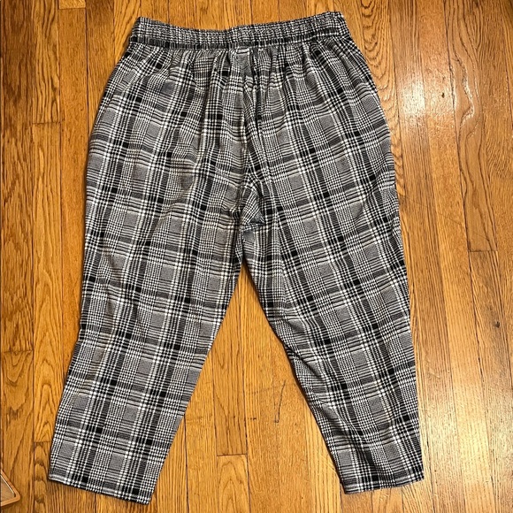 Ava & Viv 1X Women’s Black and White plaid dress Pants, Warm - Picture 4 of 10